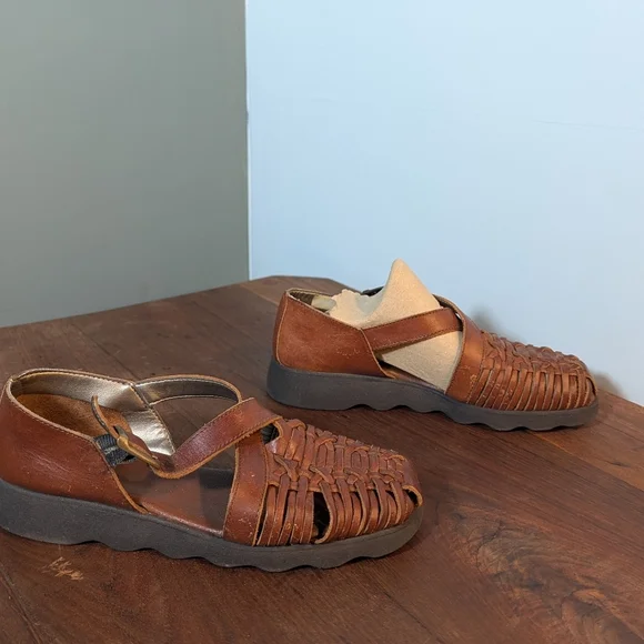 Aerosoles Strappy Caged Huarache Buckle Jesus Sandals Woman's 7B Vintage 90s y2k - Picture 6 of 13